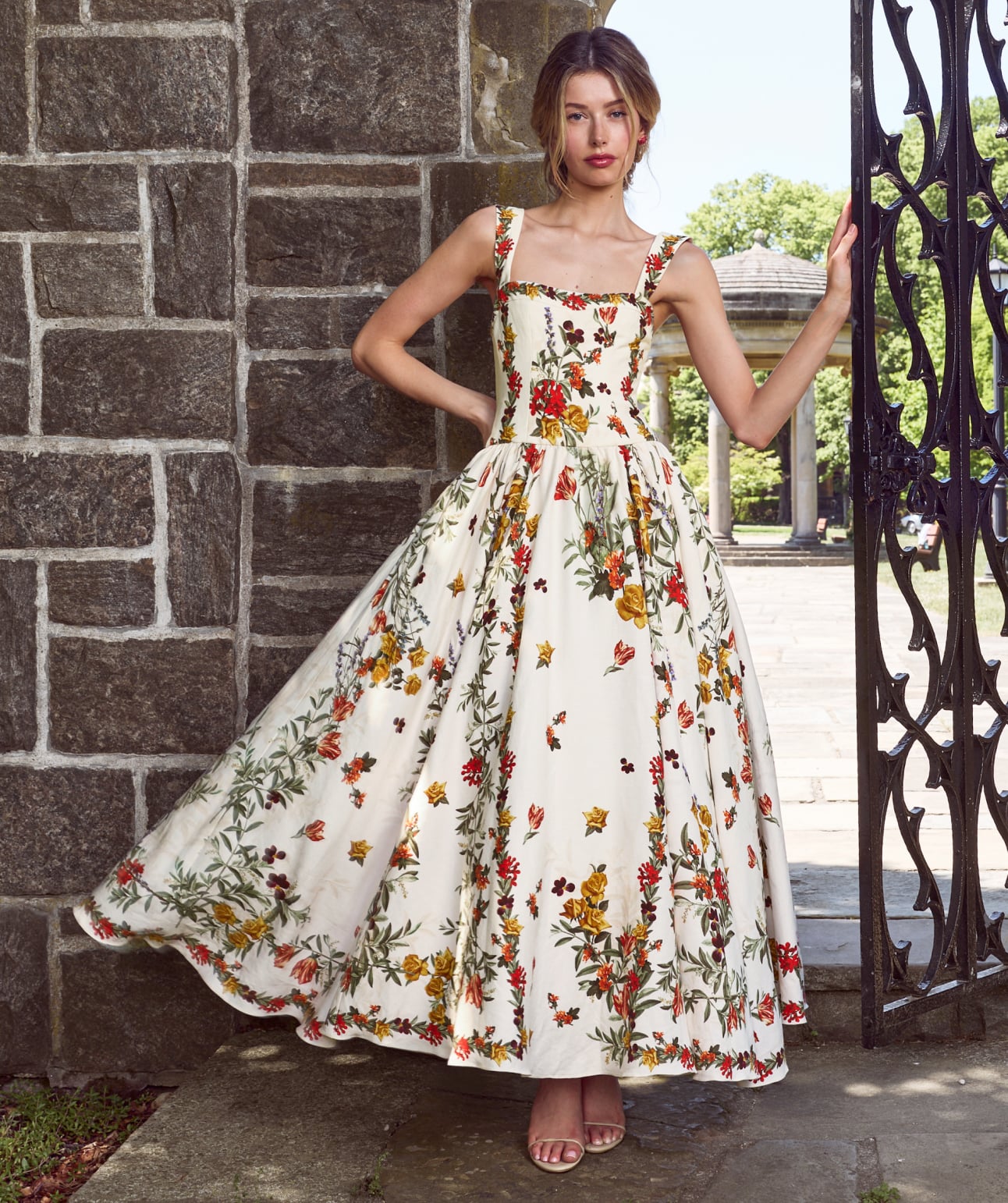 DRESSES